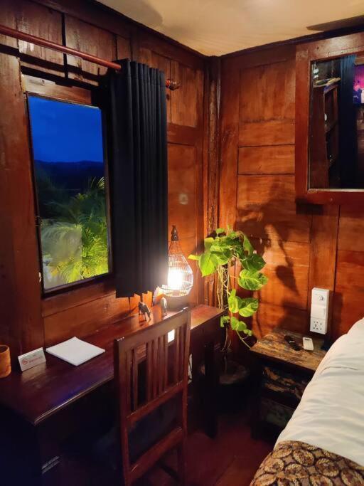 The Hidden Escapes Bingin- Sunset Rooftop Wood House With Ocean View & Private Kitchen Uluwatu  Luaran gambar